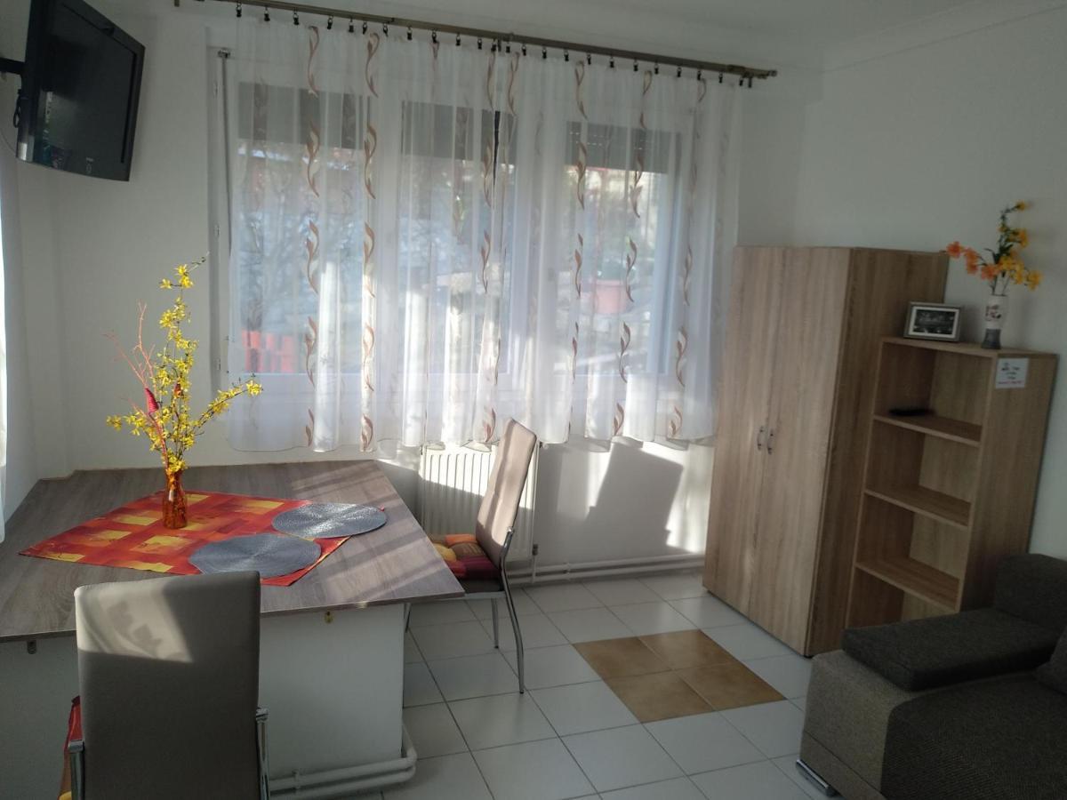 Hotel Füge Vendégház à Miskolc Extérieur photo