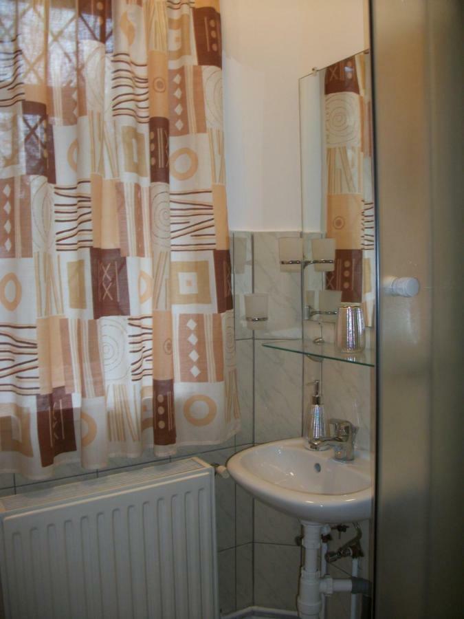 Hotel Füge Vendégház à Miskolc Extérieur photo