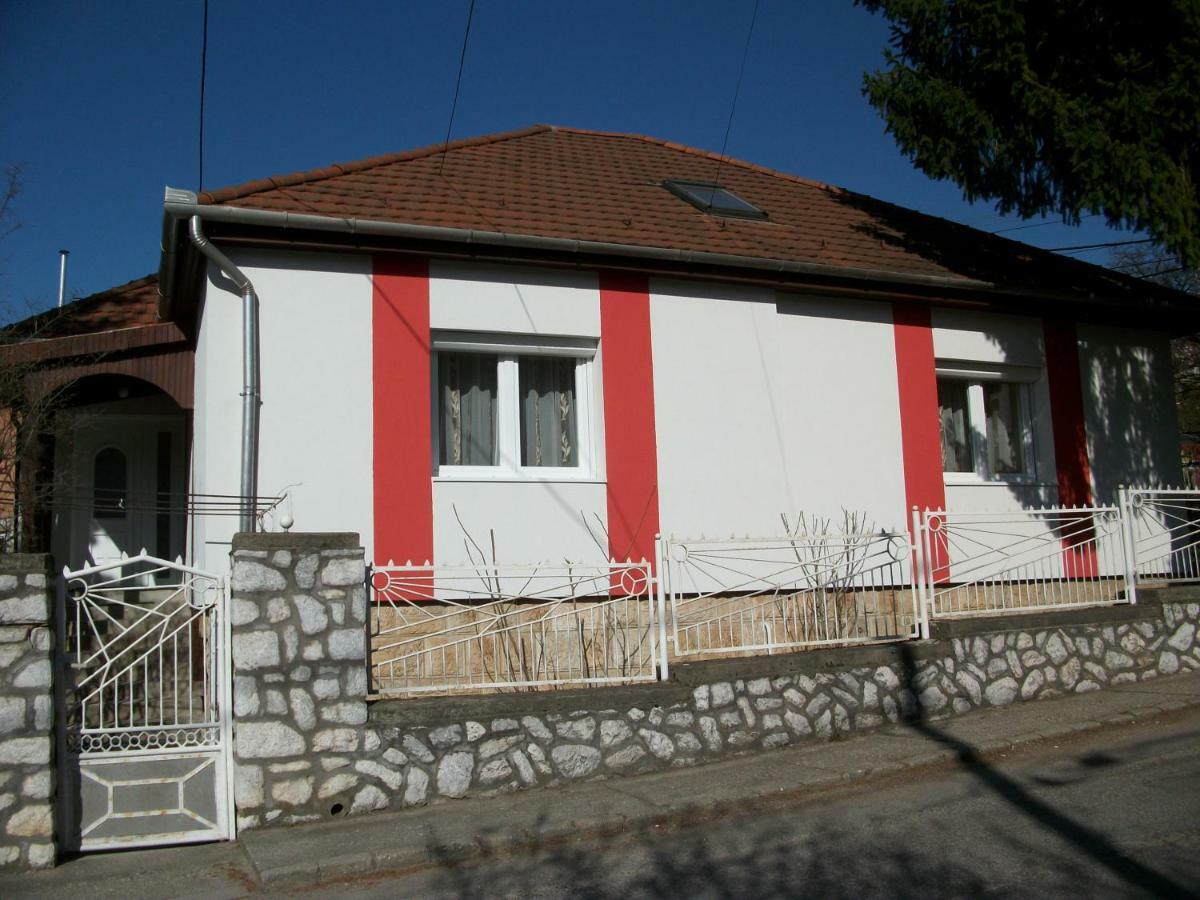 Hotel Füge Vendégház à Miskolc Extérieur photo