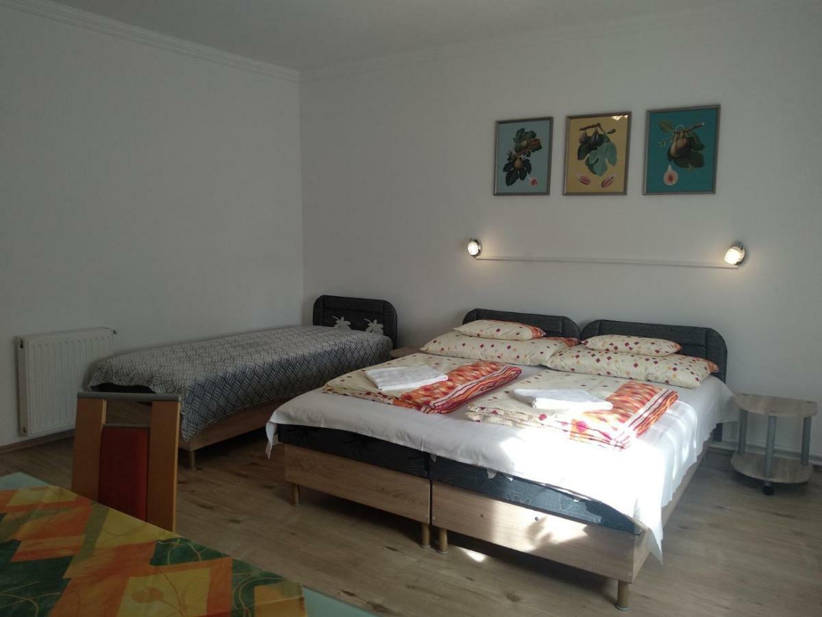 Hotel Füge Vendégház à Miskolc Extérieur photo