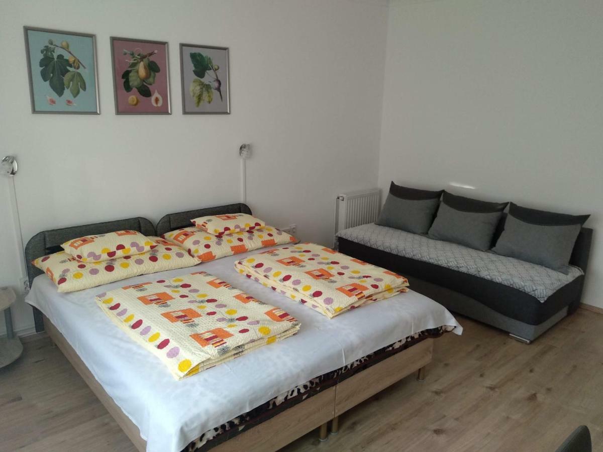 Hotel Füge Vendégház à Miskolc Extérieur photo