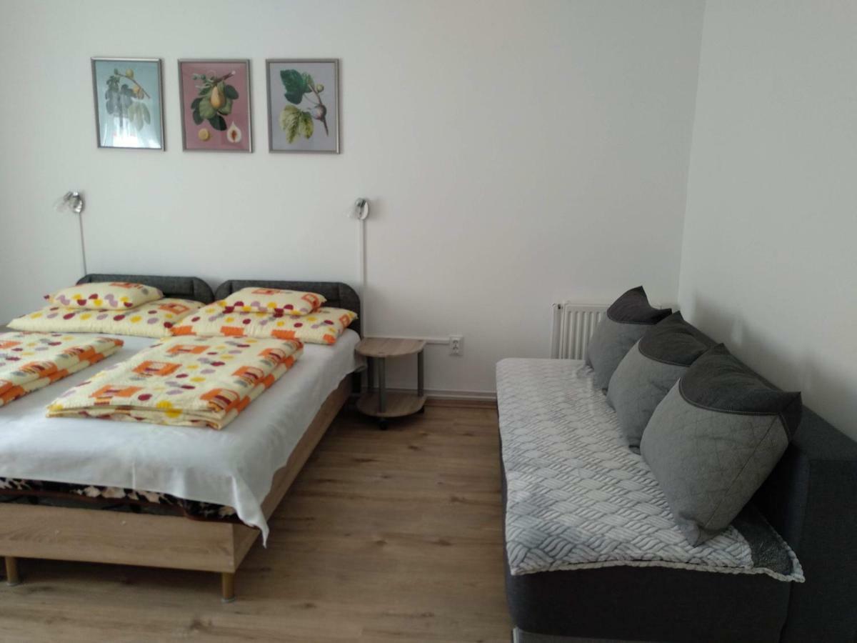 Hotel Füge Vendégház à Miskolc Extérieur photo