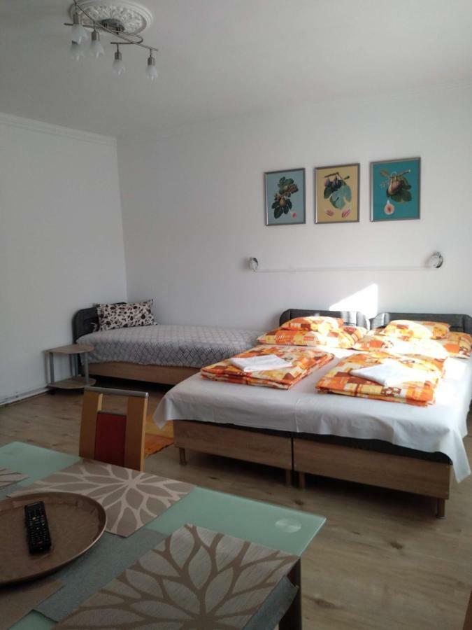 Hotel Füge Vendégház à Miskolc Extérieur photo