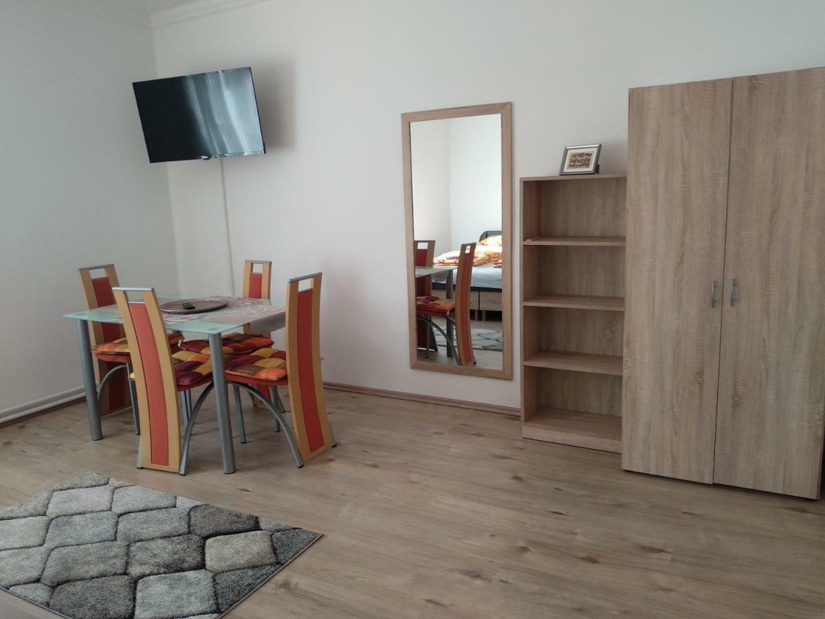 Hotel Füge Vendégház à Miskolc Extérieur photo